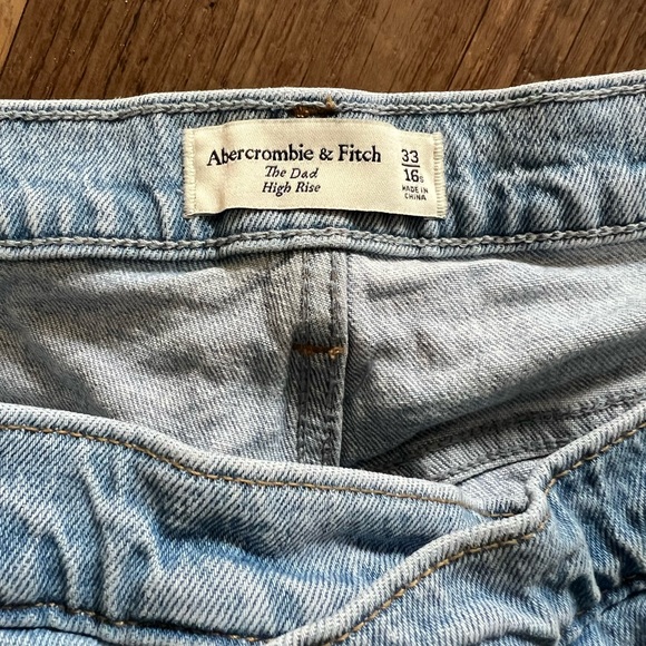 Abercrombie & Fitch Cross Button The Dad High Rise Jean 33/16 - Picture 2 of 11